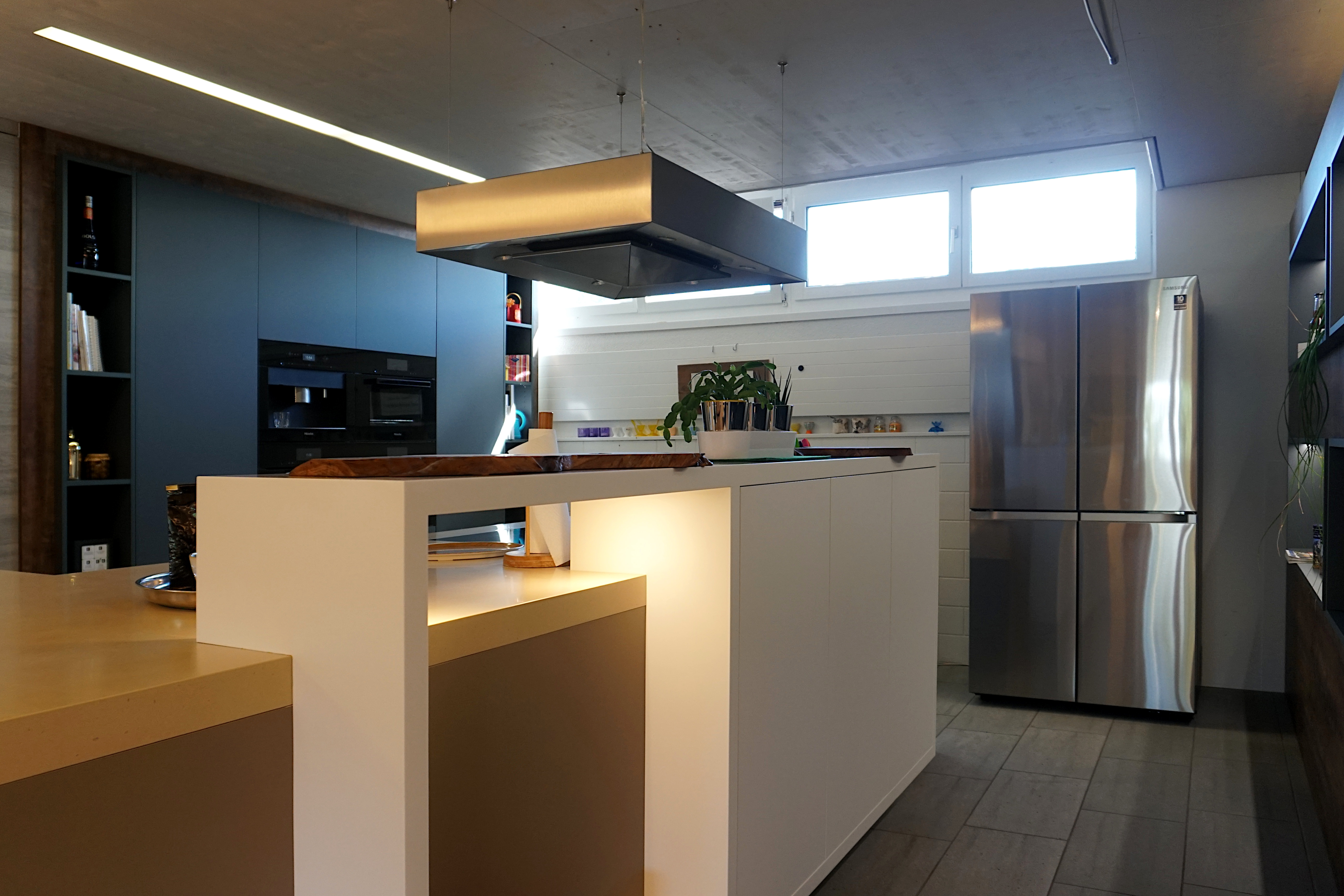 Das Foodcenter SBS 200 von Samsung in der Küchenausstellung der Schreinerei Girardi